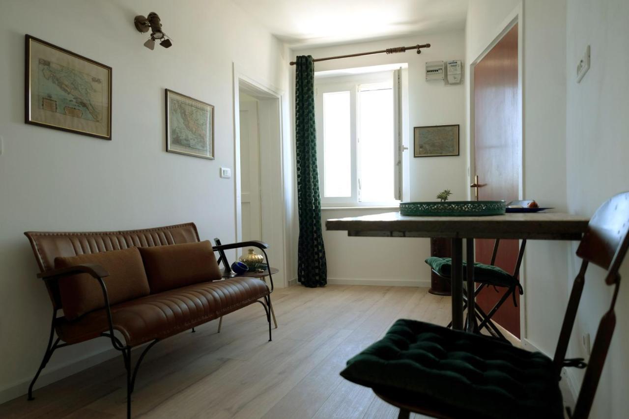 Seaview Apartment Tribalj 外观 照片